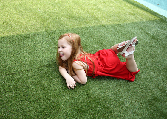 TRUNG QUỐC Sân chơi trẻ em Cỏ nhân tạo cho sân vườn, Thảm cỏ giả xanh nhà cung cấp