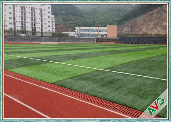 TRUNG QUỐC SGS Bảo trì dễ dàng Cỏ nhân tạo sân bóng đá với PP + lưới hỗ trợ nhà cung cấp